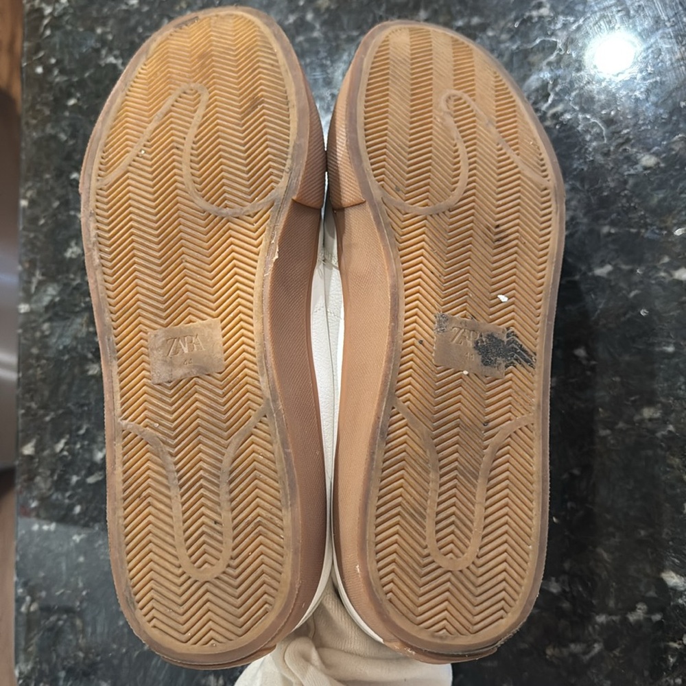 Zara Classic White and Tan Men's Sneakers - Picture 5 of 5